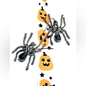 Halloween Big Spider Gray Rhinestone Gunmetal Textured Legs Statement Earrings